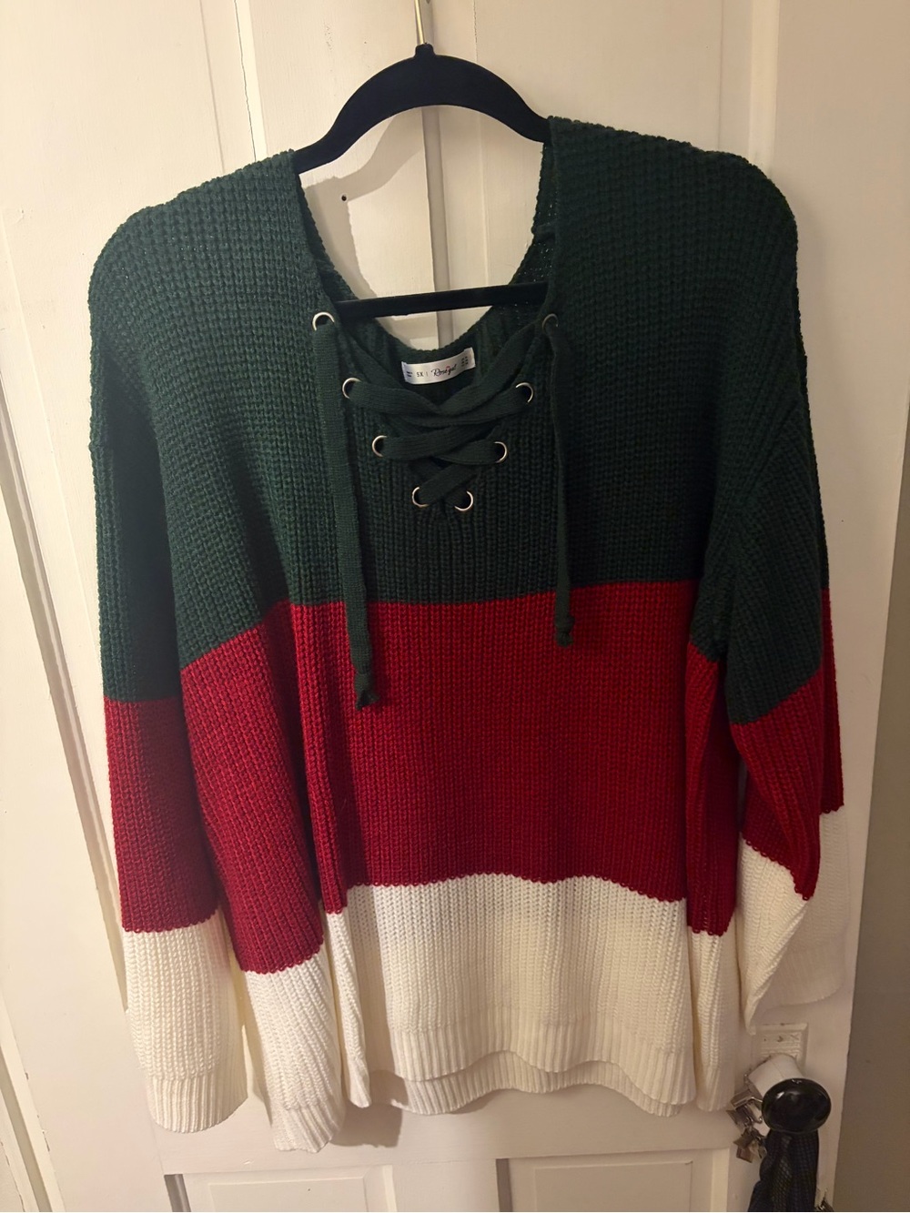 Cozy Lace-Up Colorblock Women's Sweater - Green/Red/White